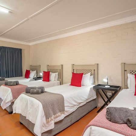 Cosy Cottages Guesthouse بوتشيفستروم المظهر الخارجي الصورة